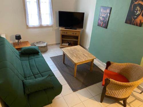 Beaufort-en-Vallee Apartment | Family-Friendly Retreat at Le Numéro 5 Hotel