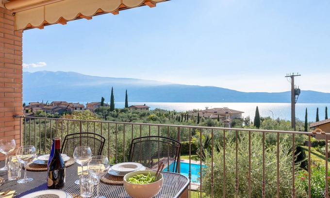 Pulciano Apartment | Relax at Le Olive Apartment with Pool & Lake View