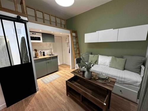 Pont-l'Eveque Apartment | Unforgettable Stay at Le P’tit Antoine - Rated 9/10