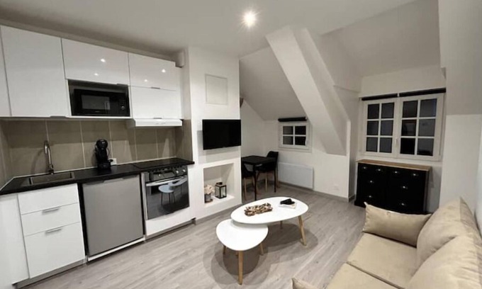 Pont-l'Eveque Apartment | Comfortable Stay at Le P'tit Vaucelles - Pet Friendly!