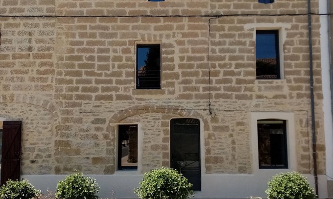 Montaren-et-Saint-Mediers House | Family-Friendly Getaway at LE PASSAGE 2 with Kitchen Access