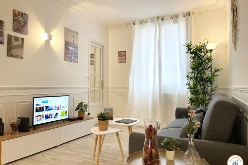 Saint-Jean Apartment | Discover Le Palais des Glaces - Child Friendly Retreat