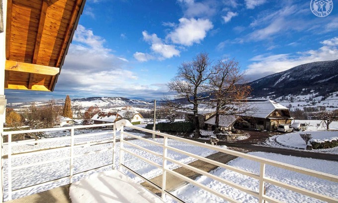 Montcel House | Scenic Lake View at Le Panorama - Le Montcel Hotel