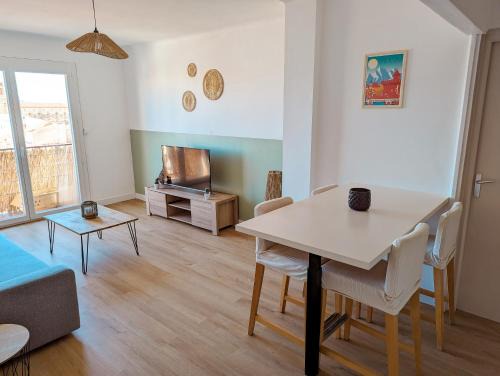 Perpignan Apartment | Le Panoramique - Cozy T2 Near City Center and Train Station