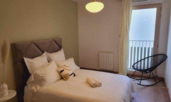 7th Arrondissement Apartment | Discover Le Paradigme: Family & Pet-Friendly Retreat