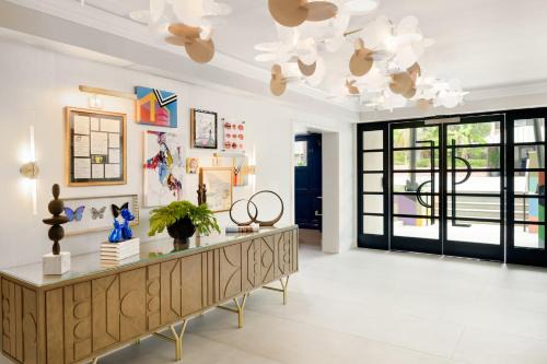 Tri-West Hotel | Pet-Friendly Retreat at Le Parc with Ocean Views & Pool