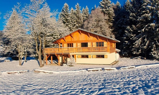 La Feclaz House | Experience Tranquility at LE Pareïs in LES Deserts