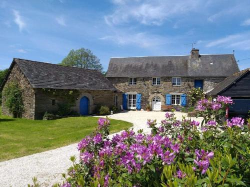 Plussulien Bed & Breakfast | Experience Le Parfum des Fleurs: Family-Friendly Retreat