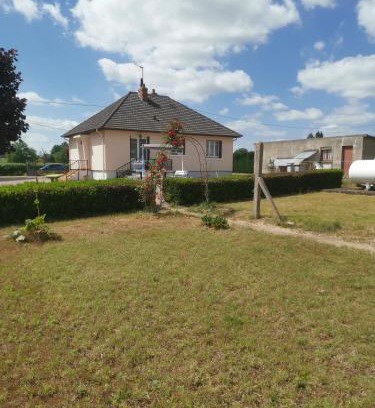 La Perche House | Pet-Friendly Retreat at Le Pavillon A La Campagne