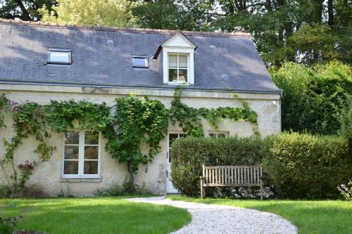 Rochecorbon House | Family-Friendly Stay at Le Pavillon de la Lanterne - 9.3/10