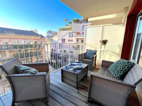 Batignolles Apartment | Elegant Stay at le Penthouse des Batignolles - 4 Stars