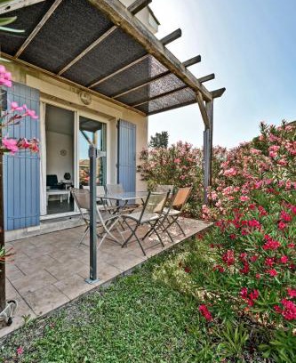 Saint-Saturnin-les-Avignon Apartment | Le Petit Bonheur: Family-Friendly Stay with Pool & Terrace