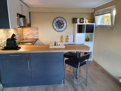 Fully Apartment | Delightful Getaway at Le Petit Beurre & Café de Paris