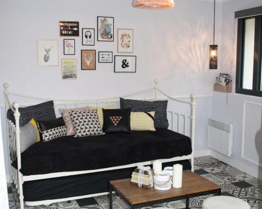 Annet-sur-Marne House | Experience Oceanfront Bliss at Le Petit Boudoir