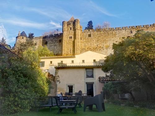 Carcassonne House | Enchanting Le Petit Chai with Oceanfront Spa & Hot Tub