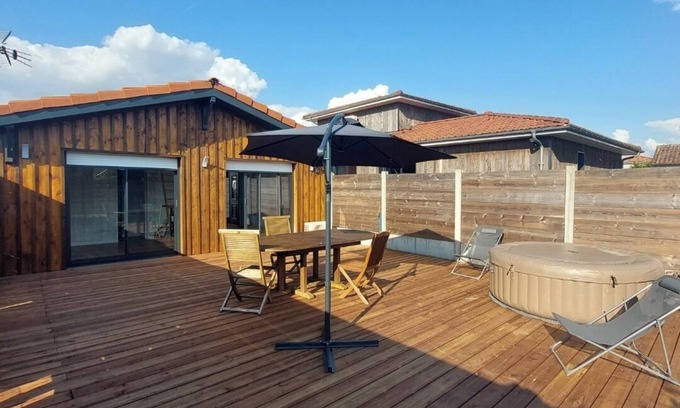 Cazaux Ski Chalet | Discover le Petit Coin Tranquille: Family & Pet Friendly Stay