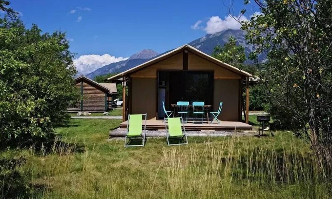 Baratier House | Experience Unique Stays at Le Petit Liou Hivernet Cabin