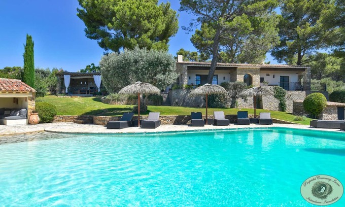 Le Beausset Villa | Experience Le Petit Paradis Amidst Olive Groves and Ocean Views