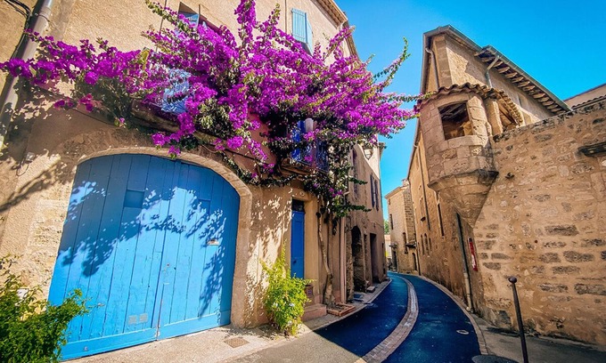 Pezenas Apartment | Unique Stay at Le Petit Piscénois in Historic Center
