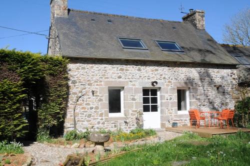 Lanrodec House | Charming Stay at Le Petit Quinquis: Pet & Child-Friendly Retreat
