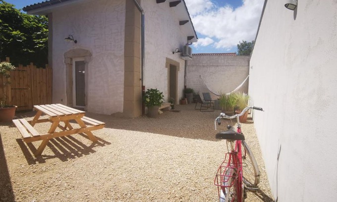 Colombier-Saugnieu House | Discover Le Petit Saugnieu: Guest Rated 9.1 with Dining