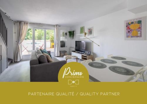 Bobigny Apartment | Serene Le Picasso: Quiet Terrace near Metro 5