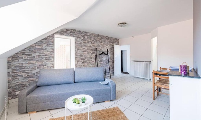 Saint-Germain-en-Laye Apartment | Scenic Le Pigeonnier: Rooftop Views Await You