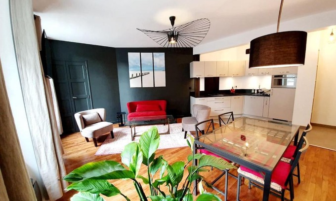 Intra Muros Apartment | Oceanfront Bliss at Le Pilo: Guest Rated 10/10