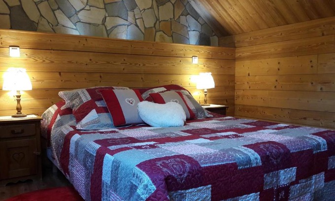 Annecy-le-Vieux Bed & Breakfast | Experience Le Piou: Guest Rated 10/10 with Breakfast & Kitchen