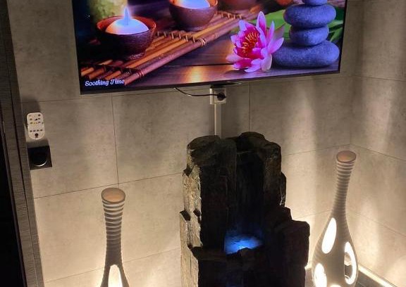 Douai Bed & Breakfast | Unwind at Le plaisir d’une nuit with Breakfast & Hot Tub