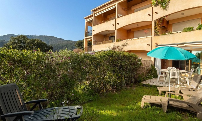 Rayol-Canadel-sur-Mer Apartment | Oceanfront Getaway at Le Plein Soleil with Spa & Views