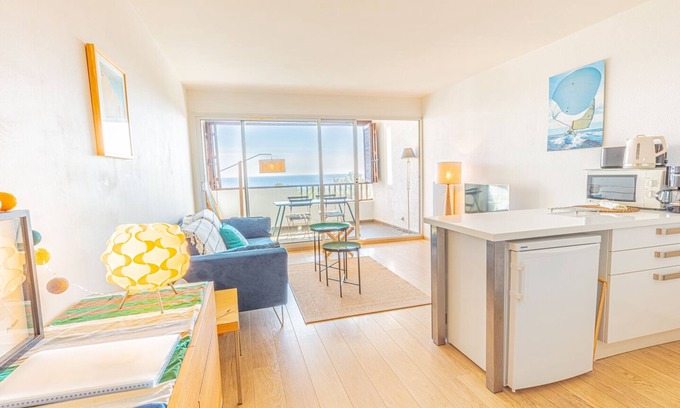 Cassis Apartment | Experience Oceanfront Comfort at Le Poisson Bleu