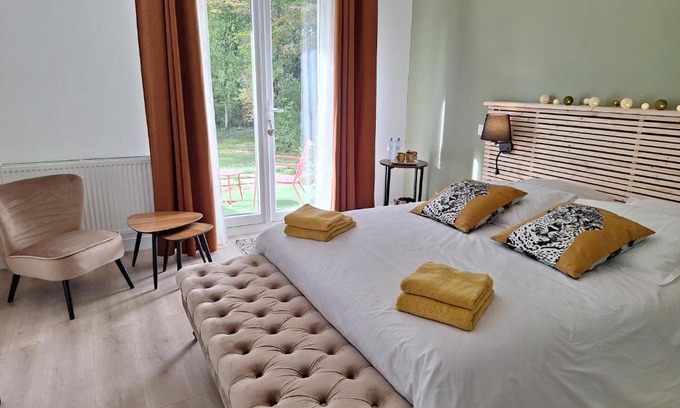 Yvre-l'Eveque Bed & Breakfast | Family-Friendly Getaway at Le Pré du Buis - Rated 9.6/10
