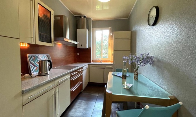 Gelos House | Family-Friendly Getaway at Le Pradeau - Gelos Gîte