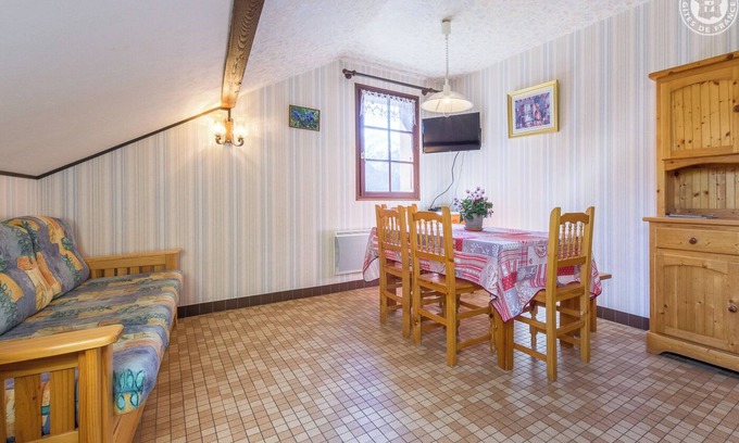 Montsapey House | Charming LE PRESBYTERE 4 in Montsapey: Family-Friendly Comfort