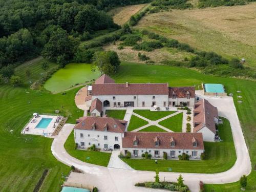 Tour-en-Sologne Hotel | Elegant Le Prieuré de Boulogne: Oceanfront Getaway Awaits