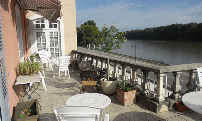 Bourg-Saint-Andeol Hotel | Cozy Le Prieuré: Family-Friendly with Delicious Dining