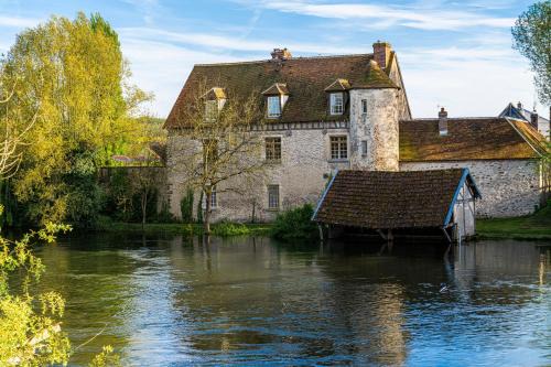 Marnay-sur-Seine House | Oceanfront Le Prieuré sur Seine: Guest Rated 9.9/10