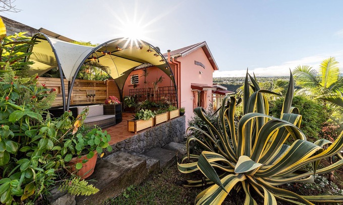 Ravine des Citrons House | Guest Rated 10/10: Le Quéléa with Spa and Hot Tub
