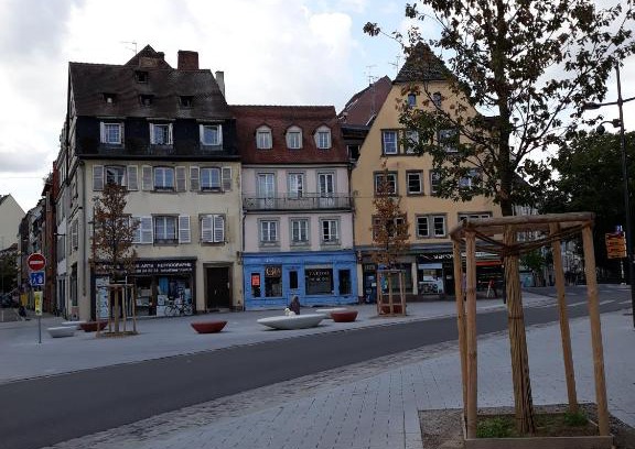 Krutenau Apartment | Top-Rated Le Quai 2: Family & Pet Friendly Escape