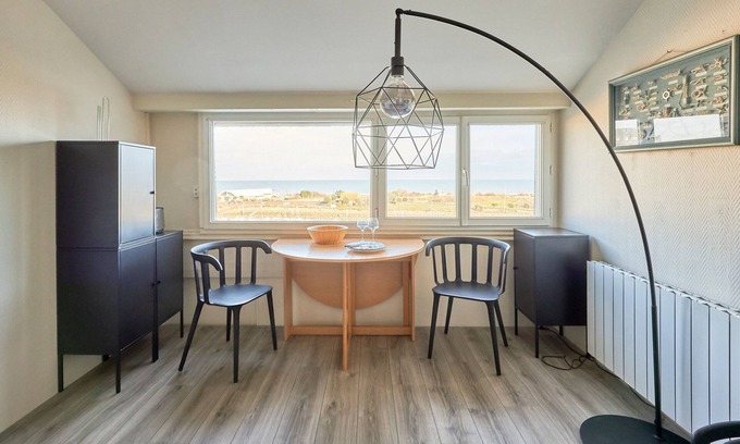 Courseulles-sur-Mer Apartment | Oceanfront Escape: Le Répit Just 200m from the Beach