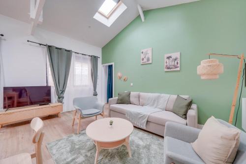 Saint-Bruno - Saint-Victor Apartment | Explore Bordeaux from Le Rayon Vert - Central Location Awaits