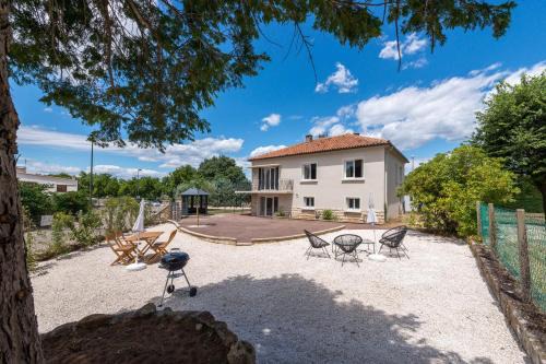 Saint-Paul-Trois-Chateaux Apartment | Le Refuge du Montélit - Appt avec jardin privé