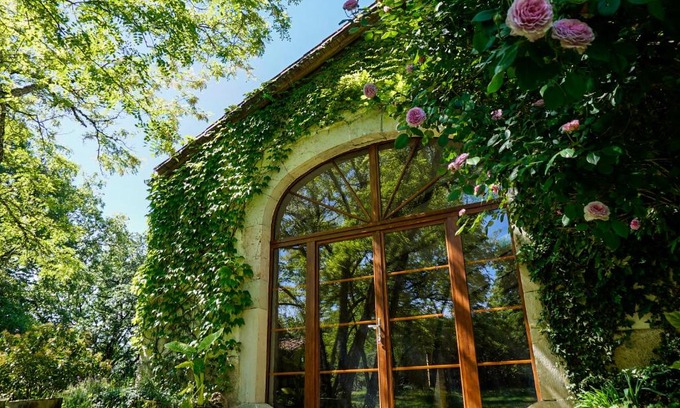 Saint-Antonin Noble Val House | Oceanfront Escape at Le Refuge aux étoiles - Rated 9.2/10