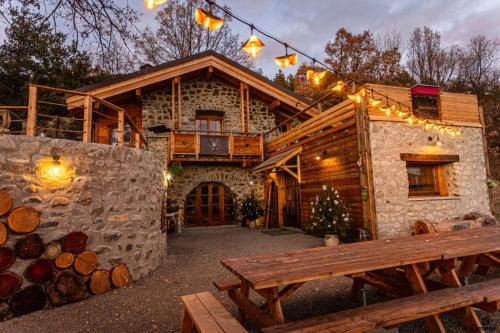 Prunieres Ski Chalet | Relax at Le Refuge des Toupins: Spa, Hot Tub & Pet Friendly