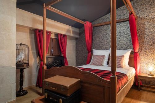 Libourne Apartment | Discover Enigmatic Magic at Le Refuge du Sorcier, Libourne
