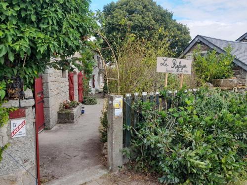 Biollet Bed & Breakfast | Oceanfront Pet-Friendly Escape at Le Refuge - Rated 9/10