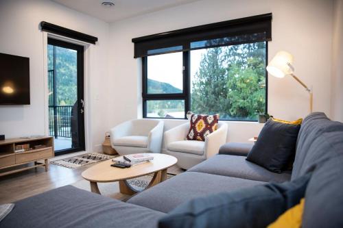 Revelstoke House | Exceptional Le Refuge Condo in Revelstoke with Hot Tub