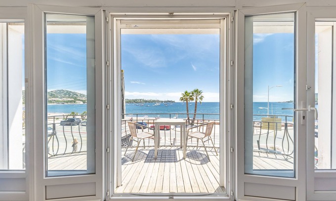 Agay Hotel | Ocean View Retreat: Le Relais d'Agay with Family-Friendly Amenities