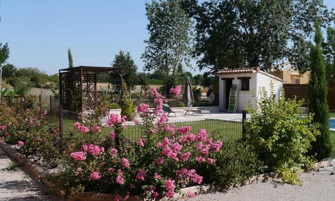 Cahuzac-sur-Vere Bed & Breakfast | Discover Le Relais d'Arzac: Family-Friendly Getaway